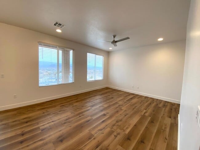 Photo - 438 N Stone Mountain Dr Unit A