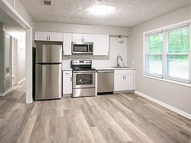 Photo - 4637 Rowland Ave