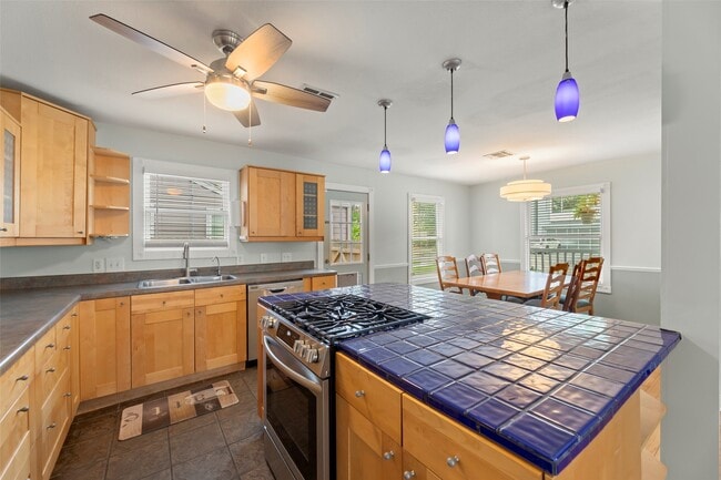 Photo - 2209 Portsmouth St