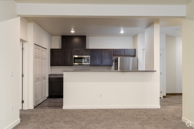 2BR, 2BA - 1105SF