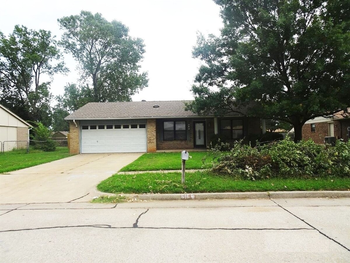 Moore Schools 3/2 - Move In Ready - Moore Schools 3/2 - Move In Ready