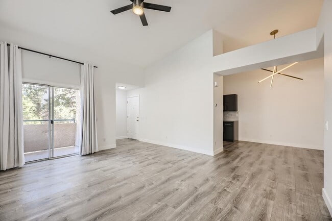 Photo - 2153 Jasper Bluff St