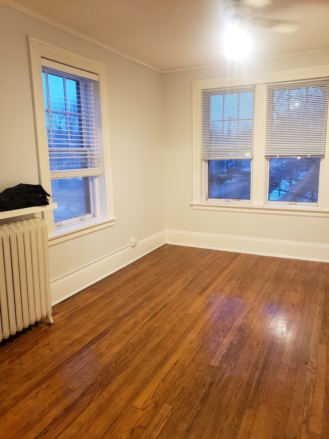 Building Photo - 162 Wheeler St N Unit 1 Rental