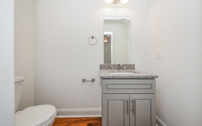 Photo - 2132 E Sergeant St Unit 1