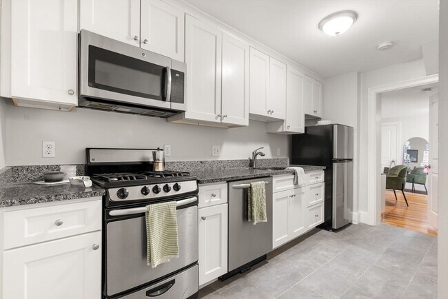 Building Photo - 62 W Cedar St Unit G