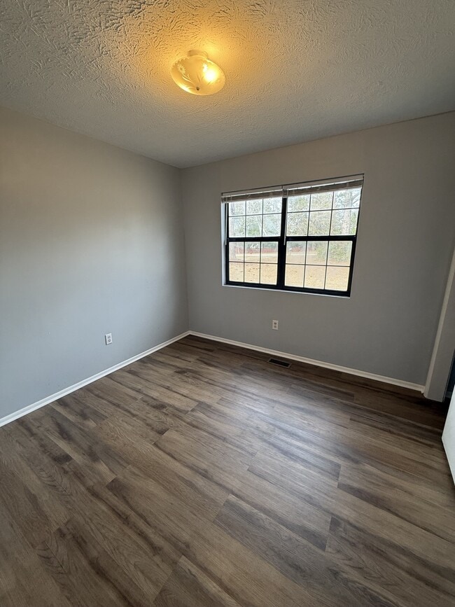 Photo - 315 Pine Cir