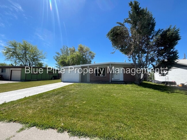 Building Photo - 2206 Wahlquist Dr Rental