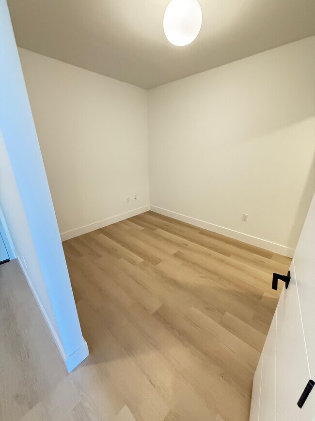 Photo - 2533 NE 183rd St Unit A17