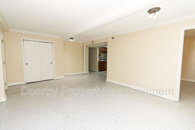 Photo - 1309 Labrea Dr Unidad B