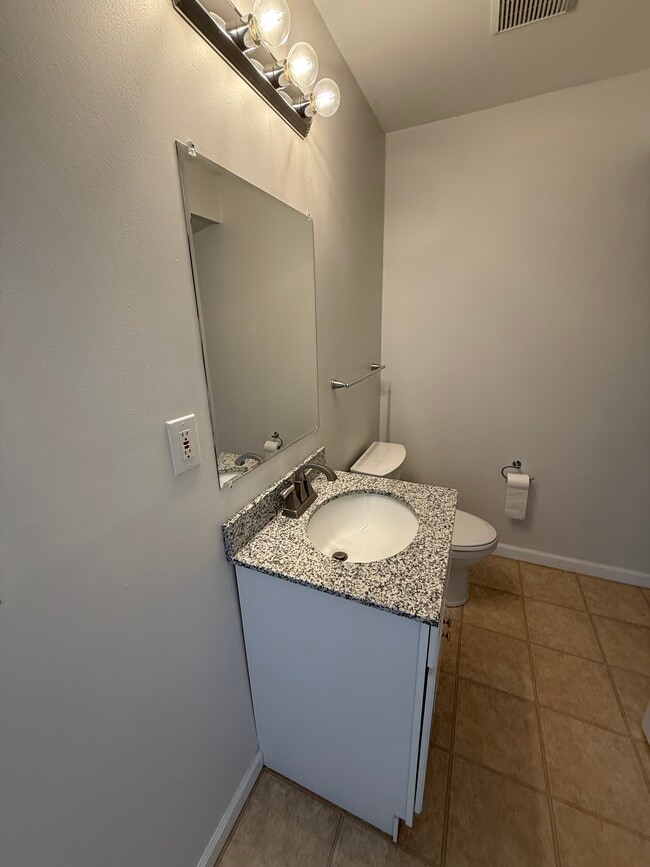 Photo - 305 W Seminary St