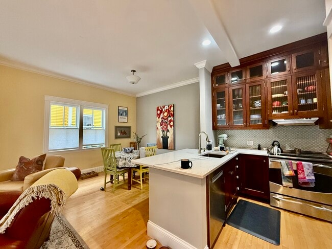 Building Photo - 381 Huron Ave Unit M