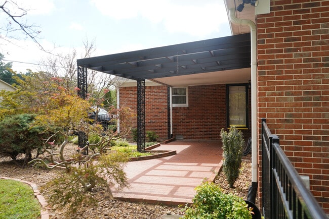 Photo - 735 Fisk Rd