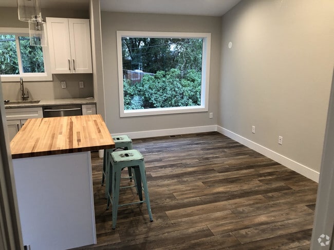 Building Photo - 304 E Elm St Unit 1 Rental