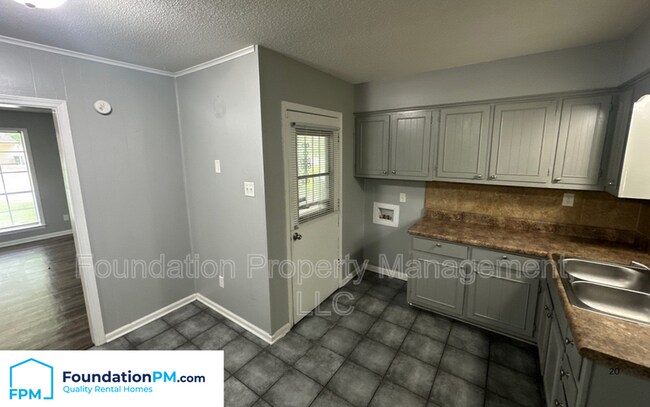 Photo - 4264 Genyth Ave