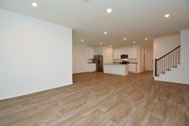 Building Photo - 4019 Pr Grv Dr