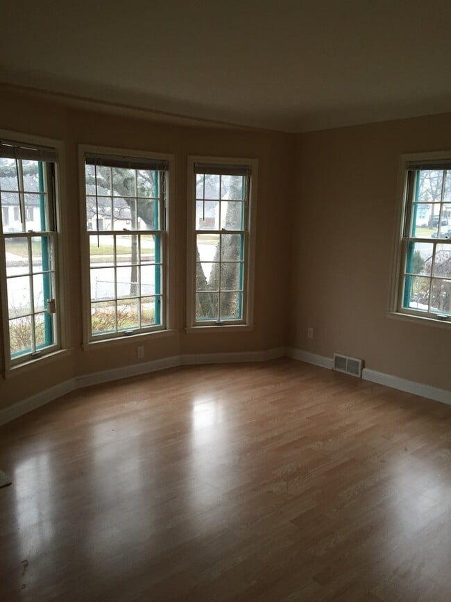 Photo - Impeccable 3 Bedroom 1 Bathroom Home in St. Paul!