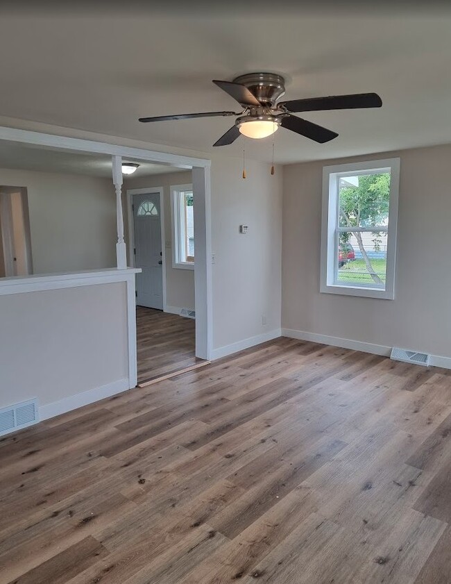 Photo - 210 N 15th St