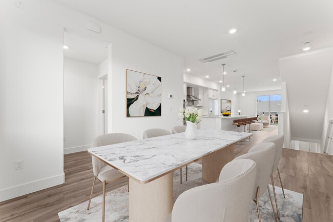 Photo - 1375 California Cir