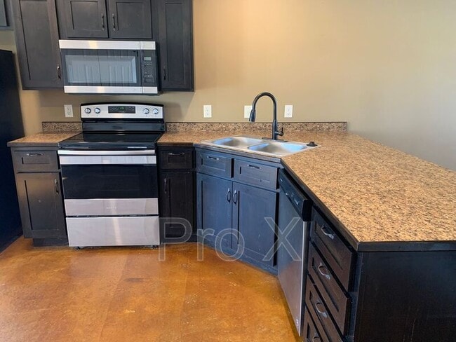 Photo - 612 Easton Dr Unit Apt B