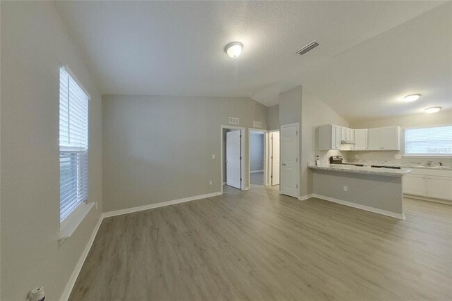 7 Locust Run Cir
