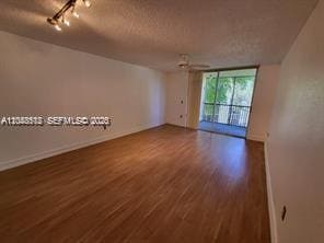 Building Photo - 8225 Lake Dr Unit 405