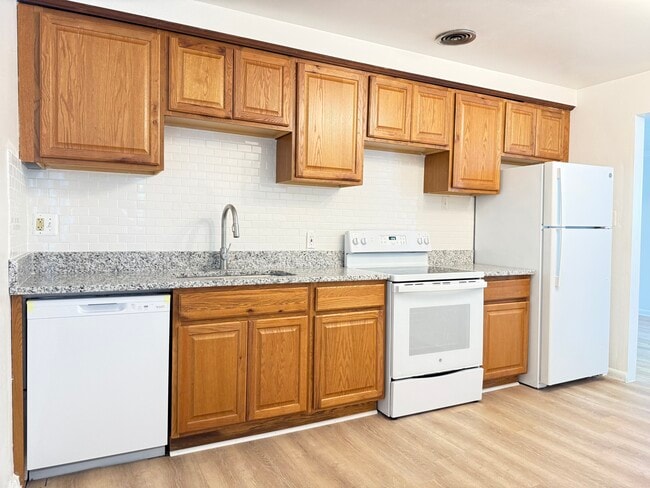 Kitchen updated - 3807 Rochester Rd Unit 3807
