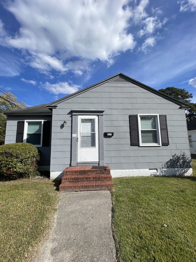 Building Photo - 515 Truitt St