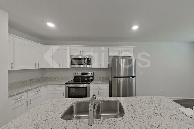 Photo - 142 Western Red Cedar Dr