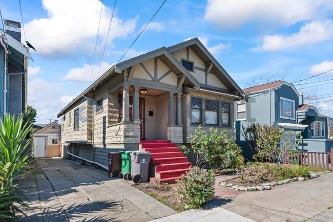 Building Photo - 5737 Gaskill St