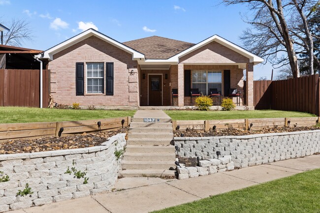 1047 Eldorado Ave