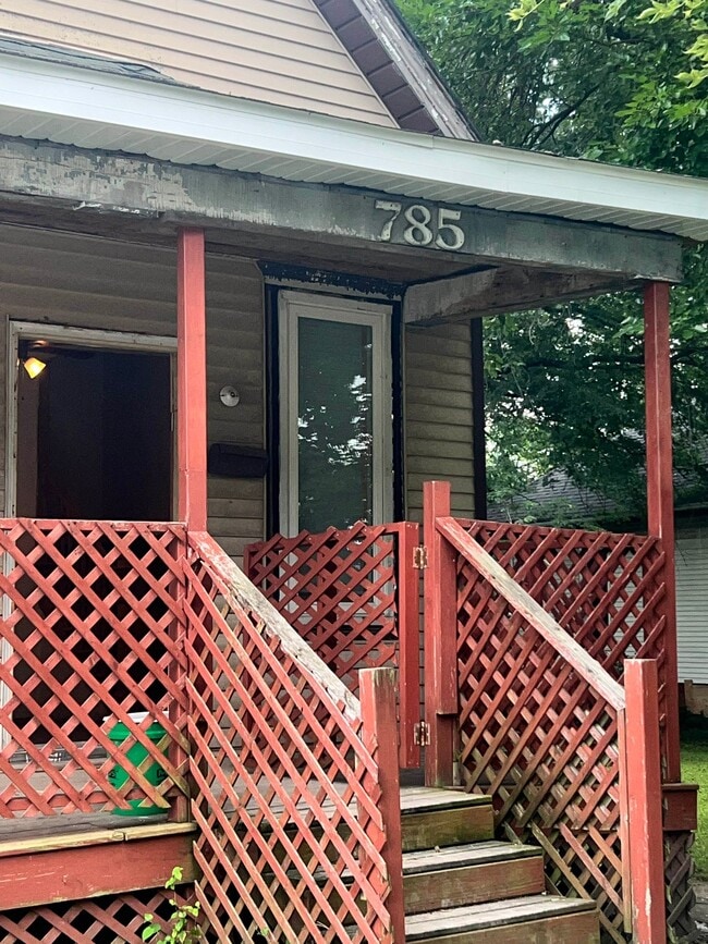 Photo - 785 E Cantrell St