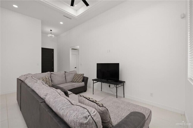 Photo - 18 Duncan Ln