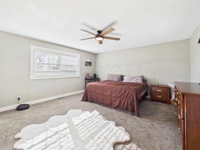 Photo - 201 Bluebird Ln