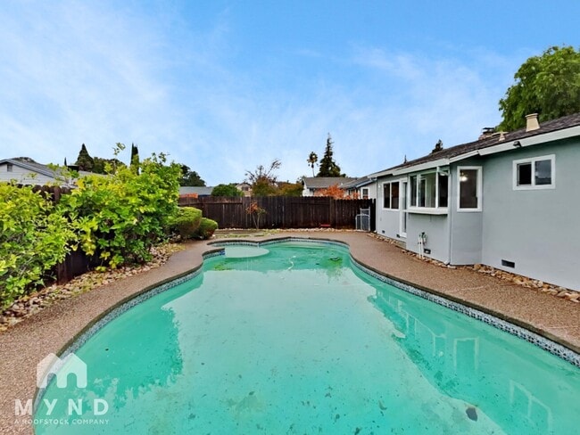 Photo - 2113 Merritt Pl