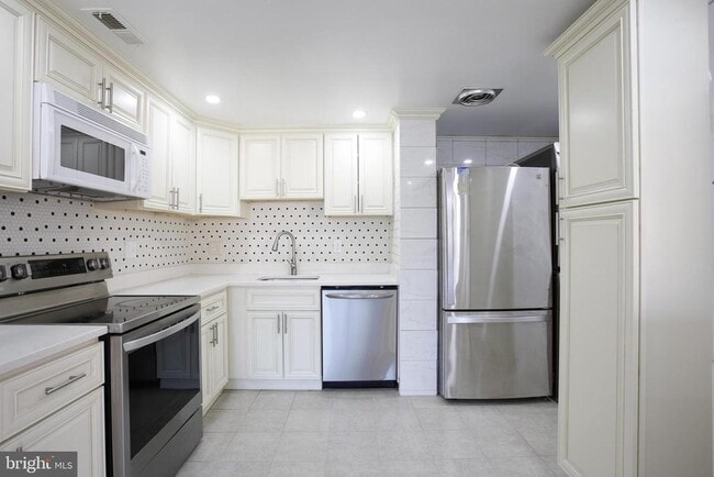 Photo - 6317 Park Heights Ave Unit 417