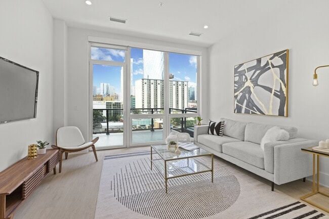 Photo - 812 West Adams