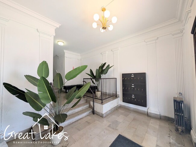 3525 Cass Ave Unit 401