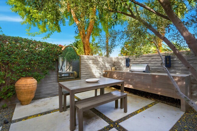 47125 El Menara Cir