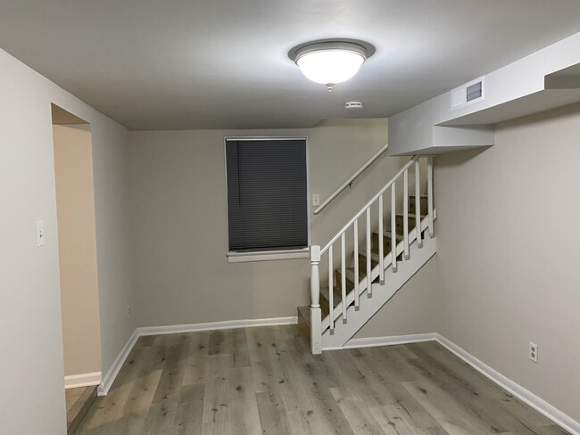 Photo - 563 Pennington Ave