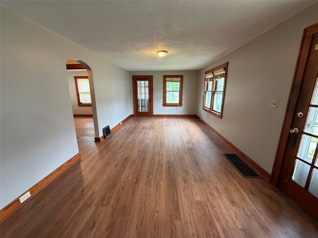 Photo - 4250 Harding Dr