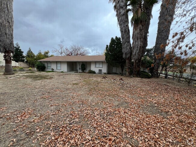 Building Photo - Incredibly rare Brentwood rental opportuni...