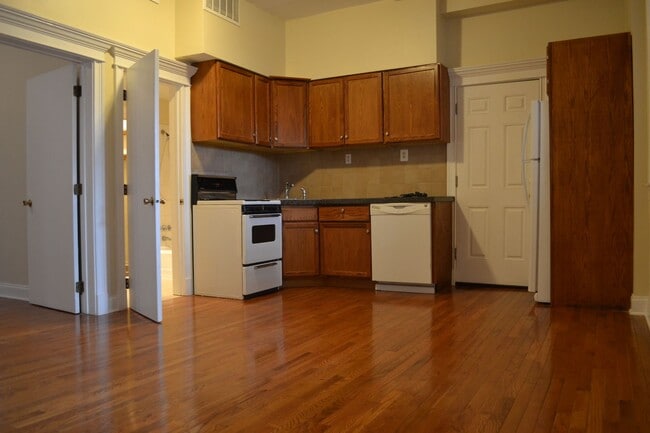 Photo - 912 N Western Ave Unit 2R