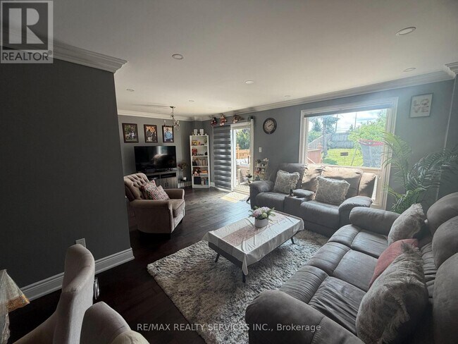 Photo - 62 Trewartha Crescent