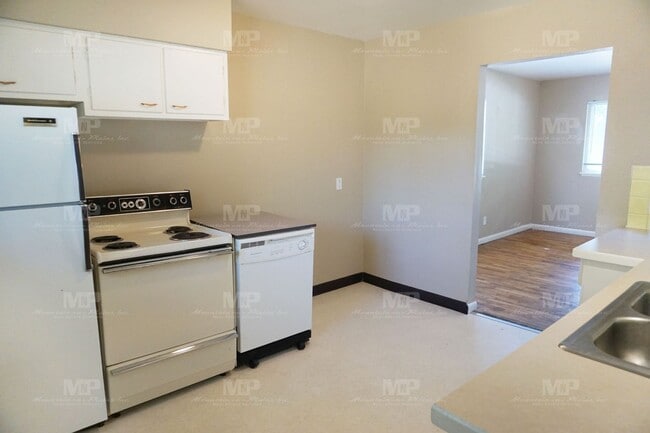 Photo - 1013 Castlerock Dr