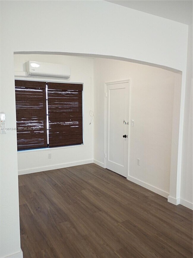 Photo - 235 83rd St Unidad 3