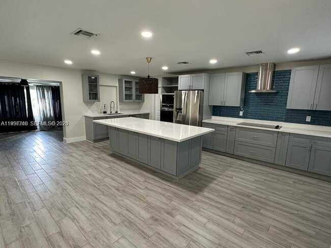 Building Photo - 6390 Kimberly Blvd