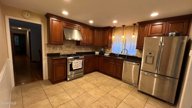 Photo - 275 Bloomingrove Dr