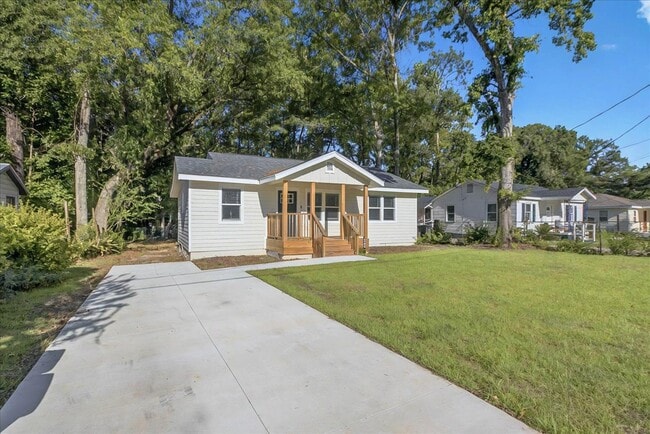 Photo - 3005 S Meridian St