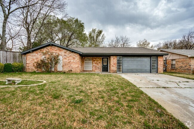 Building Photo - Easy Access To Major Highways! Rental