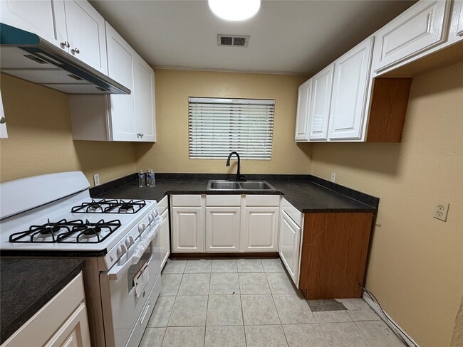 Photo - 2209 20th Ave N